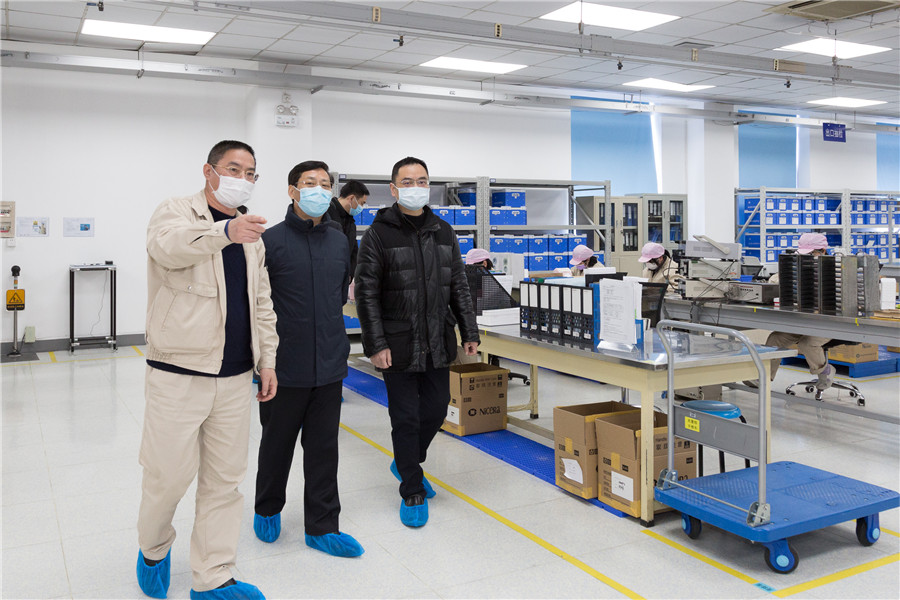 虹口区委书记吴信宝一行调研上海尼赛拉传感器有限公司复工复产情况